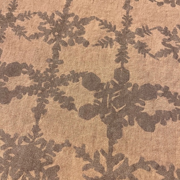 Crate and Barrel Snowflake tablecloth - Picture 2 of 4